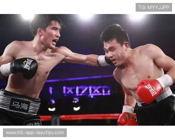 “武汉马拉松赛：从起点到终点，挑战极限！”